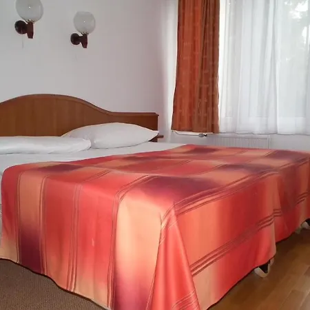Apartmanhotel Napsugar 3*